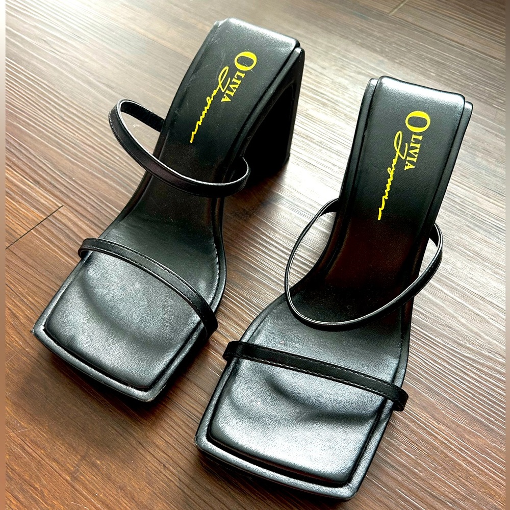 Black heel sandals
